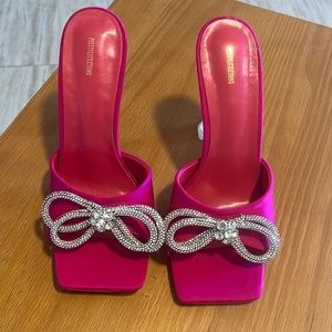 Pretty Little Thing Fuschia Diamante Bow Square Toe High Heeled Mules US 8